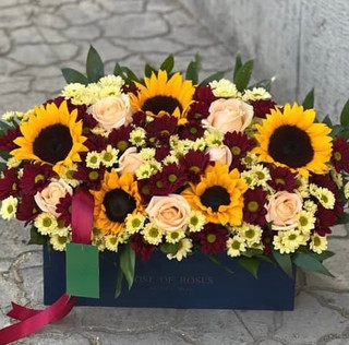 باکس گل آفتابگردان و رز